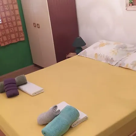 Ana - Private Parking Apartment Crikvenica