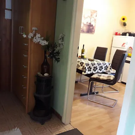 Ana - Private Parking Apartment *